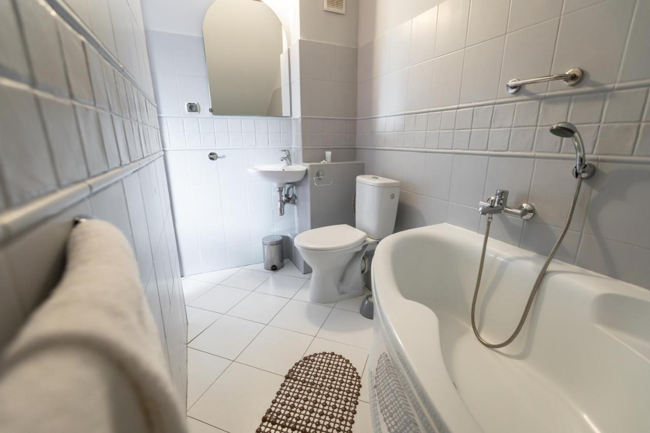 Hotel Podkowa Wroclaw Dış mekan fotoğraf